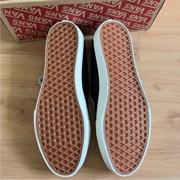 Vans MARY JANE 'BALLERINA BLACK'
Women Size 8.0 US - Picture 7 of 7